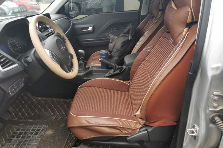 Used Great Wall Wingle 7 2019 2.0T Diesel Two-Wheel Drive Value Edition China VI Standard Big Double Cab GW4D20M Left Front Seat