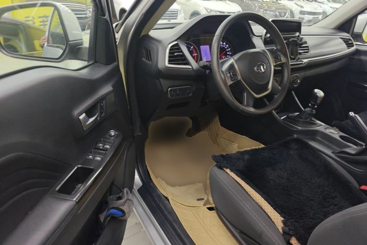 Used Great Wall Wingle 7 2019 2.0T Diesel Two-Wheel Drive Value Edition China VI Standard Big Double Cab GW4D20M Left Front Seat