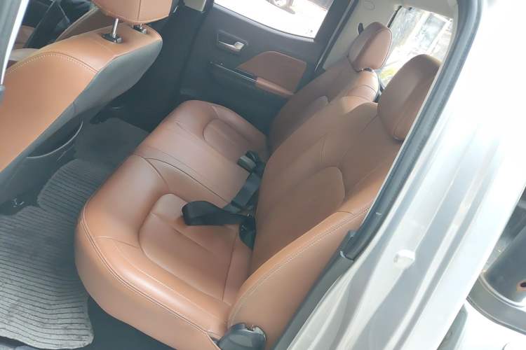 Used Great Wall Wingle 7 2019 2.0T Diesel Two-Wheel Drive Elite Version China VI Standard Big Double Cabin GW4D20M Left Rear Seat