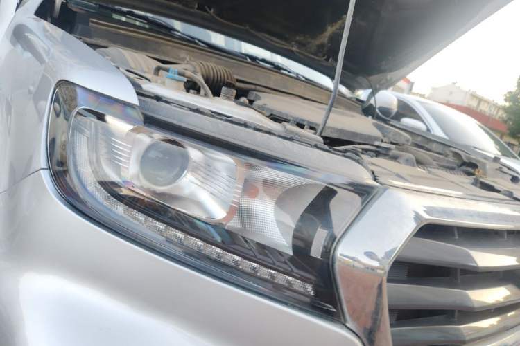 Used Great Wall Wingle 7 2019 2.0T Diesel 4x4 Value Edition China VI Standard Big Double Cab – GW4D20M Right Front Headlight