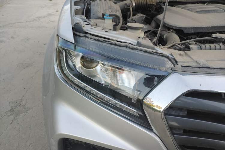 Used Great Wall Wingle 7 2019 2.0T Diesel Two-Wheel Drive Elite Version China VI Standard Big Double Cabin GW4D20M Right Front Headlight