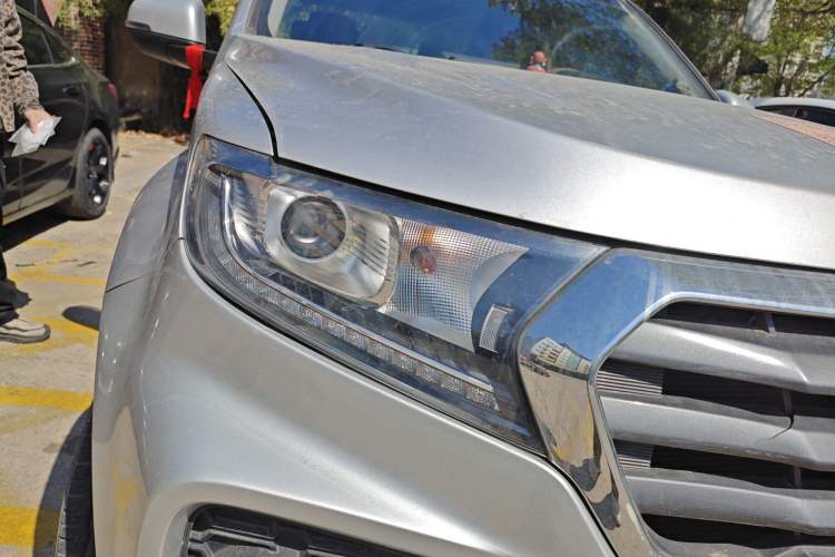 Used Great Wall Wingle 7 2019 2.0T Diesel Two-Wheel Drive Elite Version China VI Standard Big Double Cabin GW4D20M Right Front Headlight