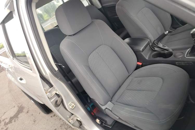 Used Great Wall Wingle 7 2019 2.0T Diesel Two-Wheel Drive Value Edition China VI Standard Big Double Cab GW4D20M Right Front Seat