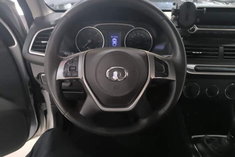 Used Great Wall Wingle 7 2019 2.0T Diesel Two-Wheel Drive Value Edition China VI Standard Big Double Cab GW4D20M Steering Wheel
