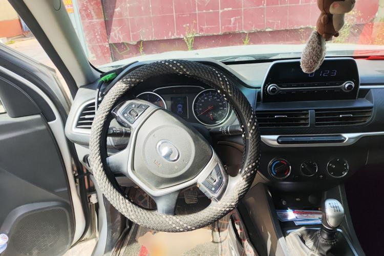 Used Great Wall Wingle 7 2019 2.0T Diesel Two-Wheel Drive Value Edition China VI Standard Big Double Cab GW4D20M Steering Wheel