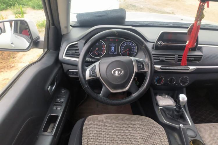 Used Great Wall Wingle 7 2019 2.0T Diesel Two-Wheel Drive Value Edition China VI Standard Big Double Cab GW4D20M Steering Wheel