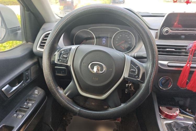 Used Great Wall Wingle 7 2019 2.0T Diesel Two-Wheel Drive Value Edition China VI Standard Big Double Cab GW4D20M Steering Wheel