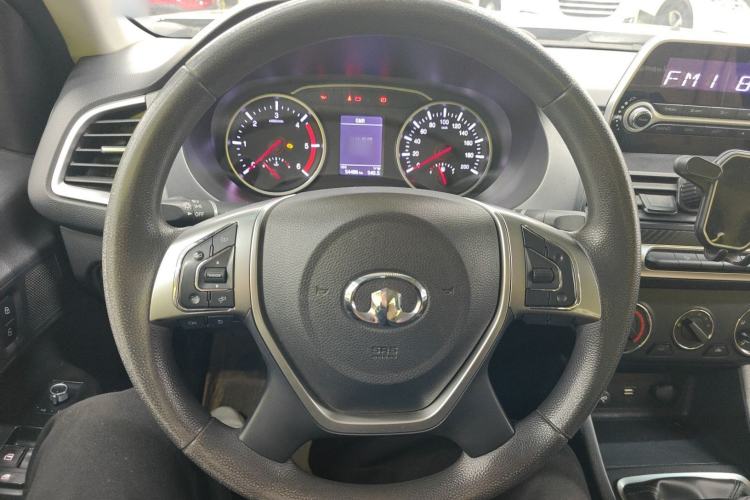 Used Great Wall Wingle 7 2019 2.0T Diesel Two-Wheel Drive Value Edition China VI Standard Big Double Cab GW4D20M Steering Wheel