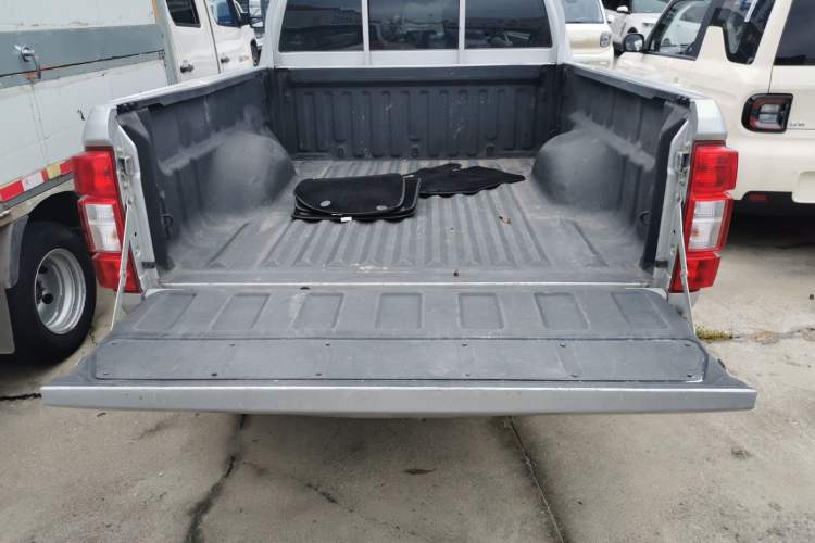 Used Great Wall Wingle 7 2019 2.0T Diesel Two-Wheel Drive Value Edition China VI Standard Big Double Cab GW4D20M Trunk