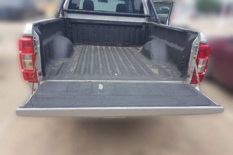 Used Great Wall Wingle 7 2019 2.0T Diesel Two-Wheel Drive Value Edition China VI Standard Big Double Cab GW4D20M Trunk