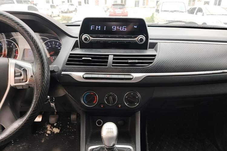 Used Great Wall Wingle 7 2019 2.0T Gasoline Two-Wheel Drive Value Edition China VI Standard Big Double GW4C20B Audio And AC Panel