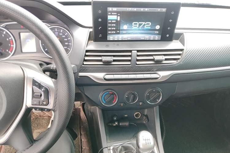 Used Great Wall Wingle 7 2019 2.0T Gasoline 4x4 Elite Version China VI Standard Big Double GW4C20B Audio And AC Panel