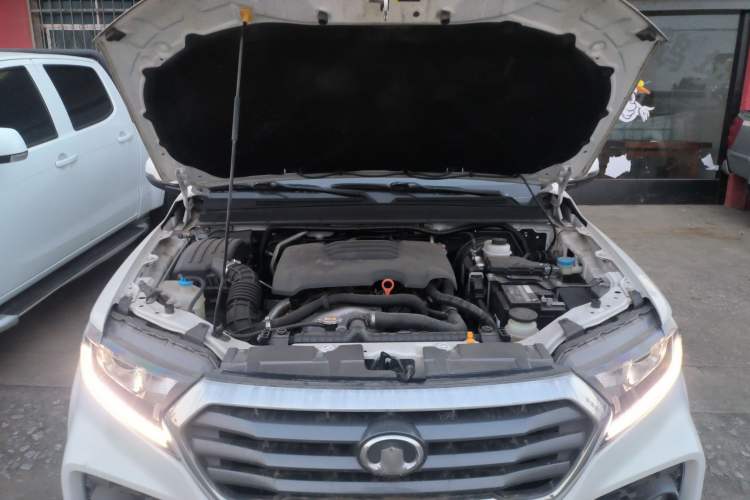 Used Great Wall Wingle 7 2019 2.0T Gasoline Two-Wheel Drive Elite Version China VI Standard Big Double Cabin GW4C20B Engine Bay