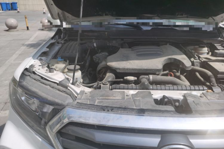 Used Great Wall Wingle 7 2019 2.0T Diesel Two-Wheel Drive Value Edition China VI Standard Big Double Cab GW4D20M Engine Bay Right
