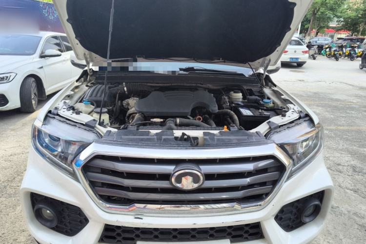 Used Great Wall Wingle 7 2019 2.0T Diesel Two-Wheel Drive Elite Version China VI Standard Big Double Cabin GW4D20M Engine Bay
