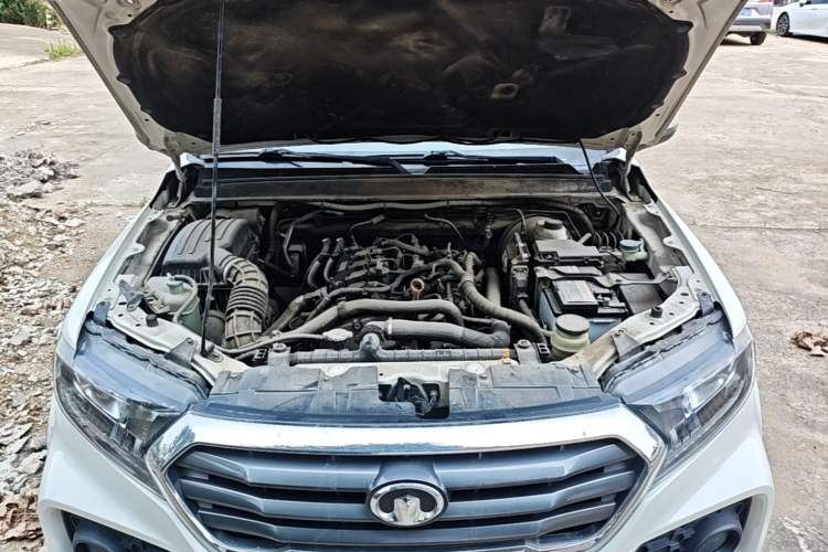 Used Great Wall Wingle 7 2019 2.0T Gasoline Two-Wheel Drive Value Edition China VI Standard Big Double GW4C20B Engine Bay