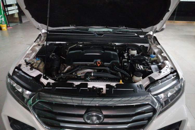 Used Great Wall Wingle 7 2019 2.0T Gasoline Two-Wheel Drive Elite Version China VI Standard Big Double Cabin GW4C20B Engine Bay