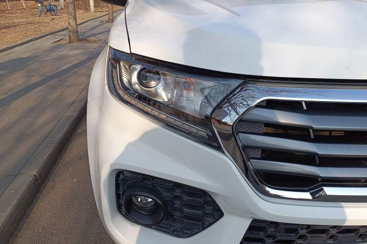Used Great Wall Wingle 7 2019 2.0T Gasoline Two-Wheel Drive Value Edition China VI Standard Compact SUV GW4C20B Exterior 6