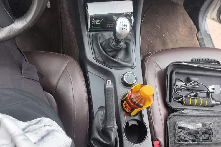 Used Great Wall Wingle 7 2019 2.0T Diesel 4x4 Elite Version China VI Standard Big Double Cab – GW4D20M Gear Lever