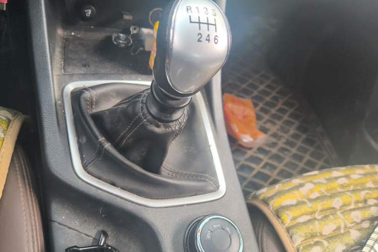 Used Great Wall Wingle 7 2019 2.0T Gasoline 4x4 Elite Version China VI Standard Big Double GW4C20B Gear Lever