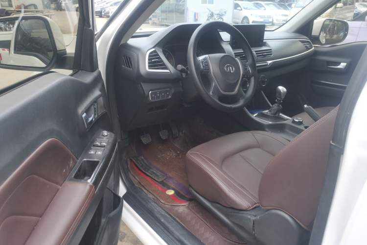 Used Great Wall Wingle 7 2019 2.0T Four-Wheel Drive Value Edition Big Double 4D20D Interior 2