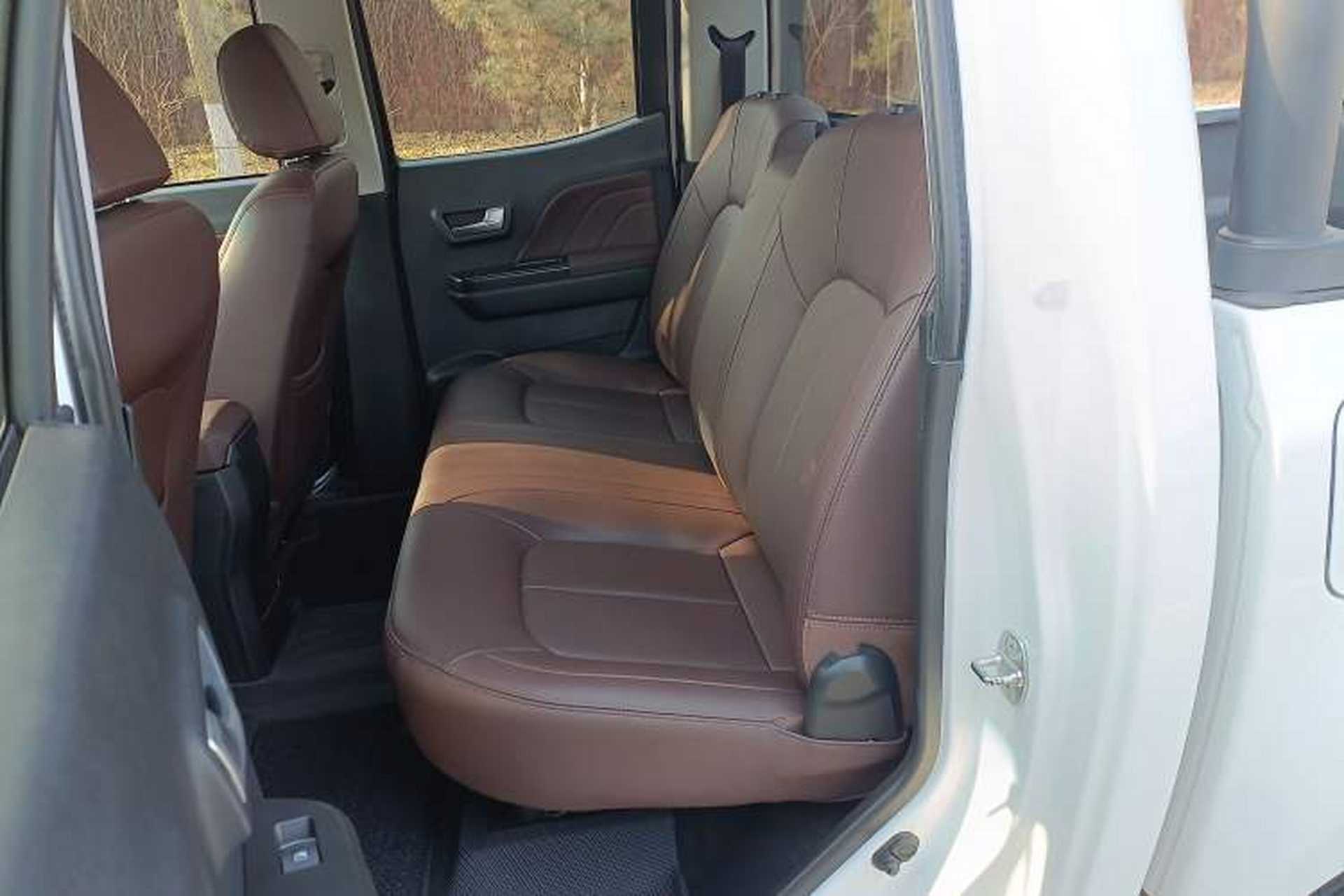 Used Great Wall Wingle 7 2019 2.0T Gasoline Two-Wheel Drive Value Edition China VI Standard Compact SUV GW4C20B Interior 4