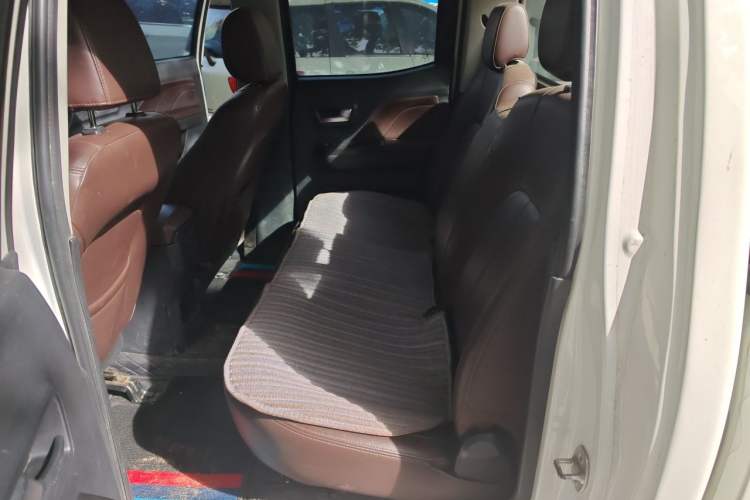 Used Great Wall Wingle 7 2019 2.0T Diesel Two-Wheel Drive Elite Version China VI Standard Big Double Cabin GW4D20M Interior 4