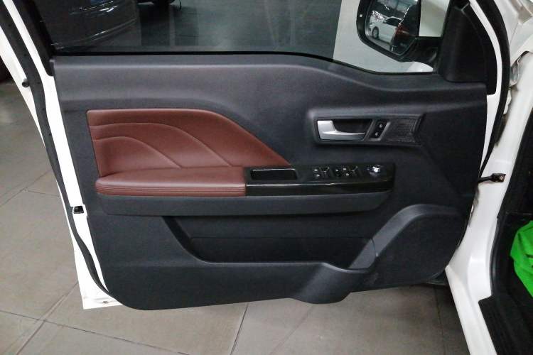 Used Great Wall Wingle 7 2019 2.0T Gasoline Two-Wheel Drive Elite Version China VI Standard Big Double Cabin GW4C20B Left Front Door Interior