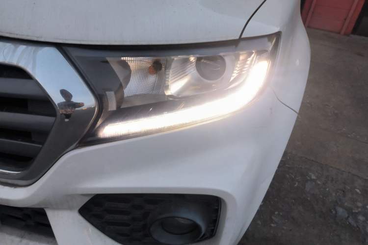 Used Great Wall Wingle 7 2019 2.0T Gasoline Two-Wheel Drive Elite Version China VI Standard Big Double Cabin GW4C20B Left Front Headlight
