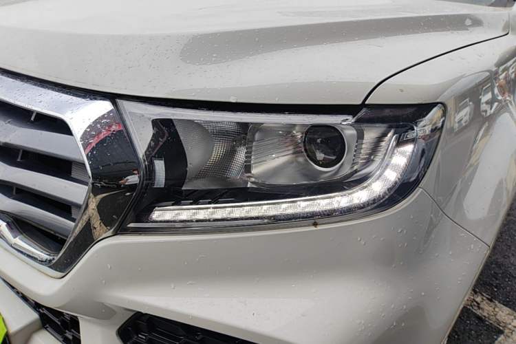 Used Great Wall Wingle 7 2019 2.0T Gasoline 4x4 Elite Version China VI Standard Big Double GW4C20B Left Front Headlight