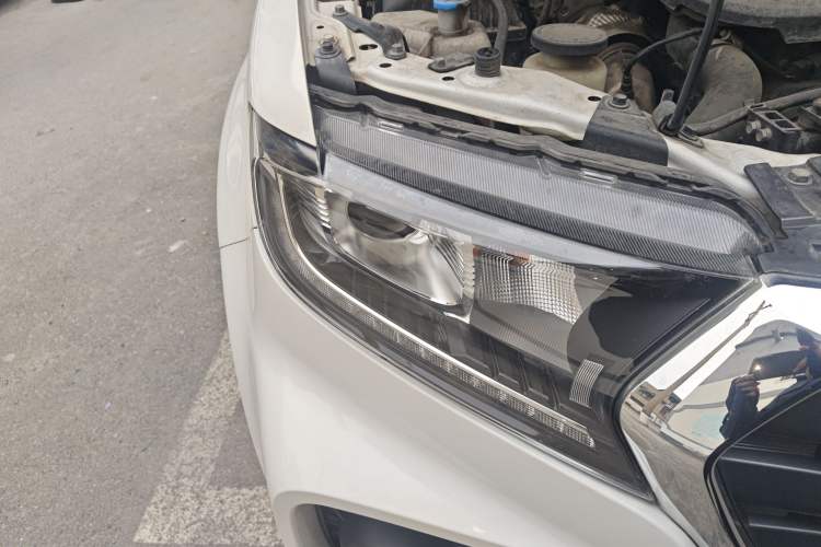 Used Great Wall Wingle 7 2019 2.0T Diesel Two-Wheel Drive Elite Version China VI Standard Big Double Cabin GW4D20M Right Front Headlight