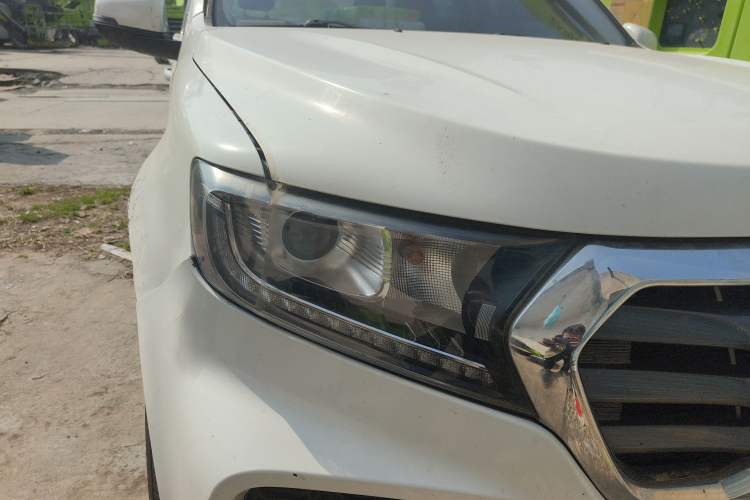 Used Great Wall Wingle 7 2019 2.0T Diesel Two-Wheel Drive Value Edition China VI Standard Big Double Cab GW4D20M Right Front Headlight