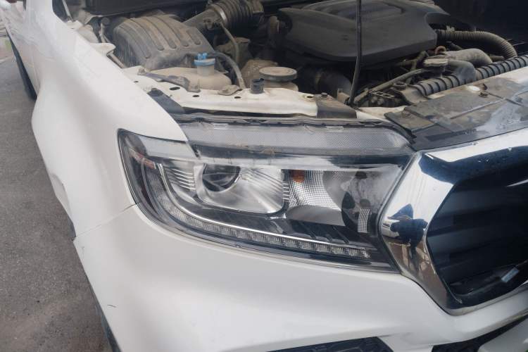 Used Great Wall Wingle 7 2019 2.0T Diesel Two-Wheel Drive Elite Version China VI Standard Big Double Cabin GW4D20M Right Front Headlight