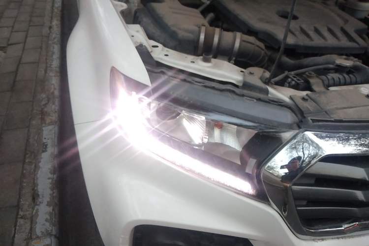 Used Great Wall Wingle 7 2019 2.0T Diesel 4x4 Elite Version China VI Standard Big Double Cab – GW4D20M Right Front Headlight