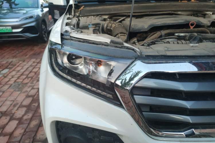 Used Great Wall Wingle 7 2019 2.0T Gasoline Two-Wheel Drive Value Edition China VI Standard Big Double GW4C20B Right Front Headlight