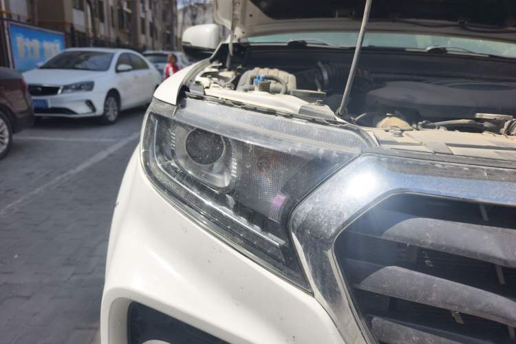 Used Great Wall Wingle 7 2019 2.0T Diesel Two-Wheel Drive Elite Version China VI Standard Big Double Cabin GW4D20M Right Front Headlight