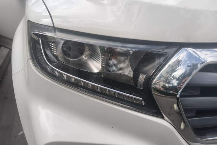 Used Great Wall Wingle 7 2019 2.0T Gasoline 4x4 Elite Version China VI Standard Big Double GW4C20B Right Front Headlight