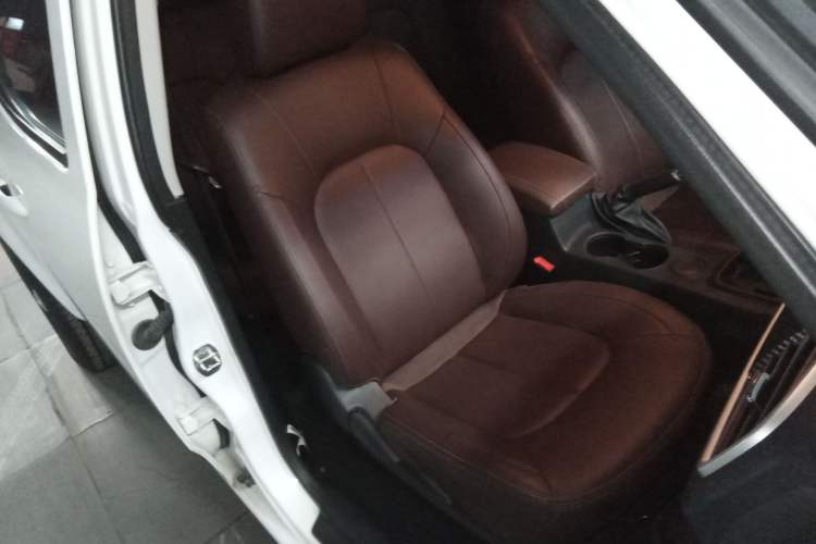 Used Great Wall Wingle 7 2019 2.0T Gasoline Two-Wheel Drive Elite Version China VI Standard Big Double Cabin GW4C20B Right Front Seat