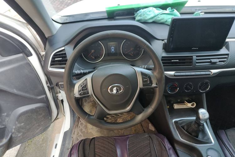 Used Great Wall Wingle 7 2019 2.0T Gasoline Two-Wheel Drive Elite Version China VI Standard Big Double Cabin GW4C20B Steering Wheel