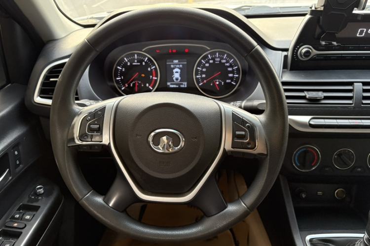 Used Great Wall Wingle 7 2019 2.0T Gasoline Two-Wheel Drive Value Edition China VI Standard Big Double GW4C20B Steering Wheel