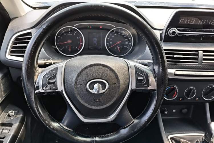 Used Great Wall Wingle 7 2019 2.0T Gasoline Two-Wheel Drive Value Edition China VI Standard Big Double GW4C20B Steering Wheel