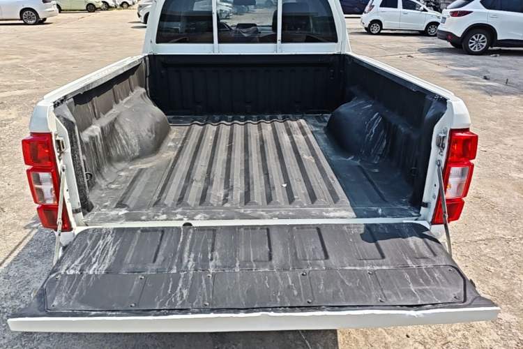 Used Great Wall Wingle 7 2019 2.0T Gasoline Two-Wheel Drive Value Edition China VI Standard Big Double GW4C20B Trunk
