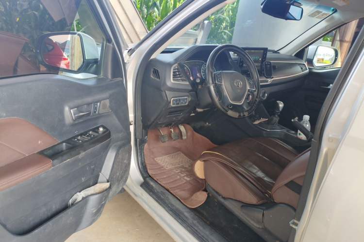 Used Great Wall Wingle 7 2020 2.0T Diesel Two-Wheel-Drive Crown Champion Business-Grade Large Double-Cab GW4D20M Driver Seat