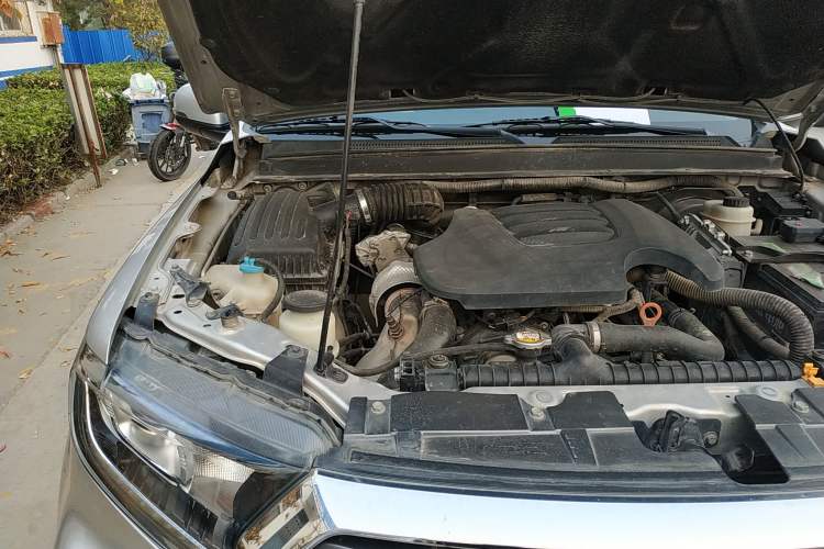 Used Great Wall Wingle 7 2020 2.0T Diesel 4x4 Crown Champion Business-Grade Double Cab GW4D20M Engine Bay Right