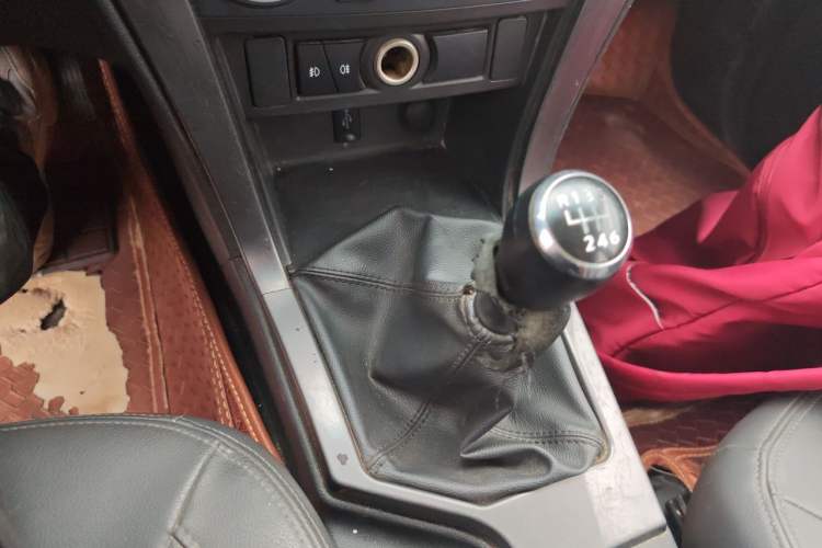 Used Great Wall Wingle 7 2020 2.0T Diesel Two-Wheel-Drive Crown Champion Business-Grade Large Double-Cab GW4D20M Gear Lever