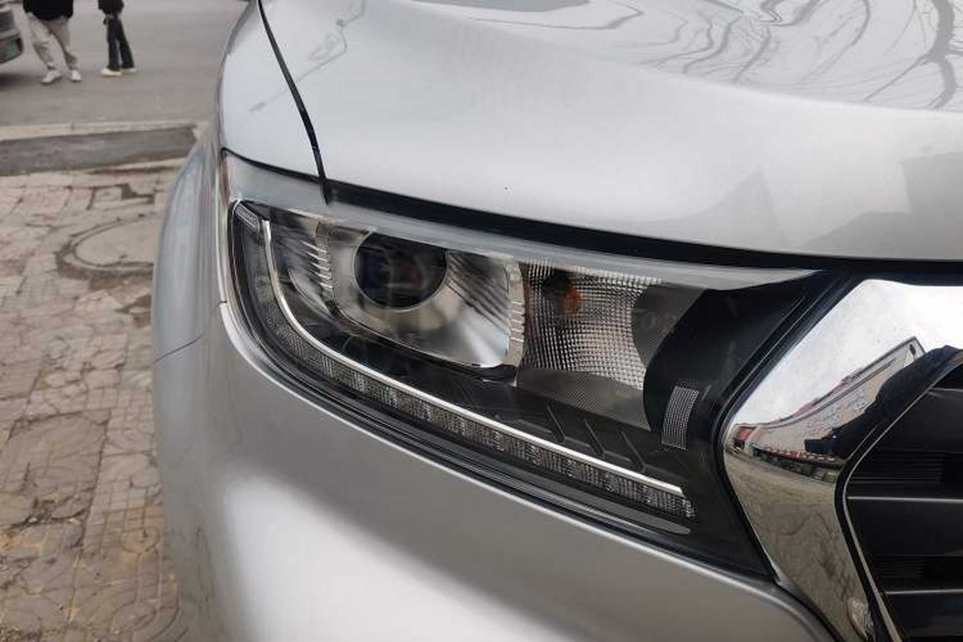 Used Great Wall Wingle 7 2020 2.0T Diesel Two-Wheel-Drive Crown Champion Business-Grade Large Double-Cab GW4D20M Right Front Headlight