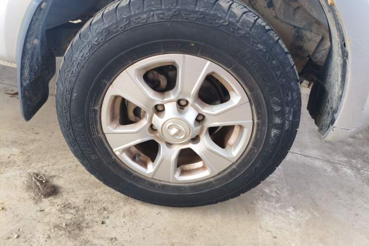 Used Great Wall Wingle 7 2020 2.0T Diesel Two-Wheel-Drive Crown Champion Business-Grade Large Double-Cab GW4D20M Right Front Wheel Hub