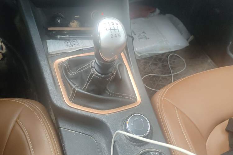 Used Great Wall Wingle 7 2021 2.0T Diesel 4x4 Value Edition Big Double GW4D20M Gear Lever