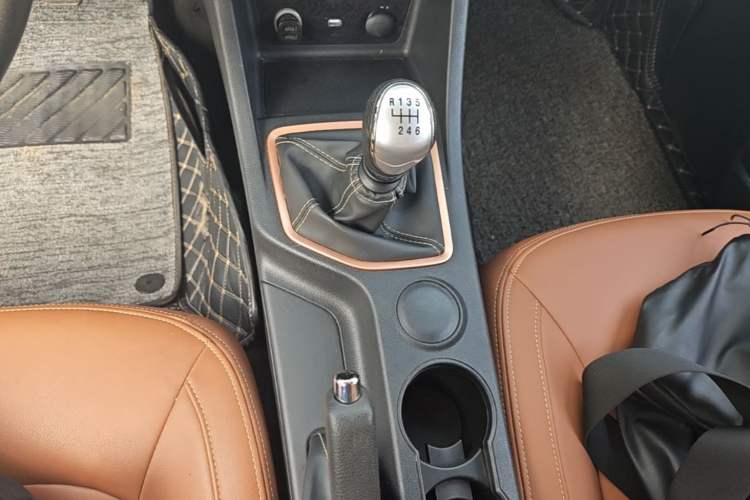 Used Great Wall Wingle 7 2021 2.0T Diesel Two-Wheel Drive Elite Version Big Double GW4D20M Gear Lever