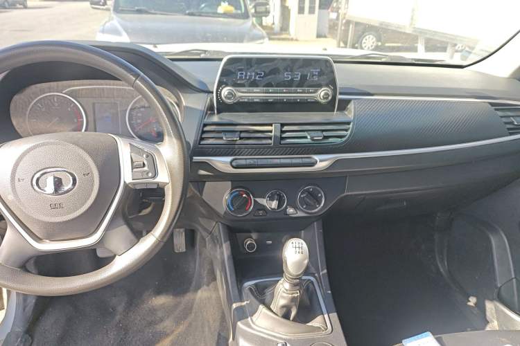 Used Great Wall Wingle 7 2021 2.0T Diesel Two-Wheel Drive Value Edition Big Double GW4D20M Audio And AC Panel